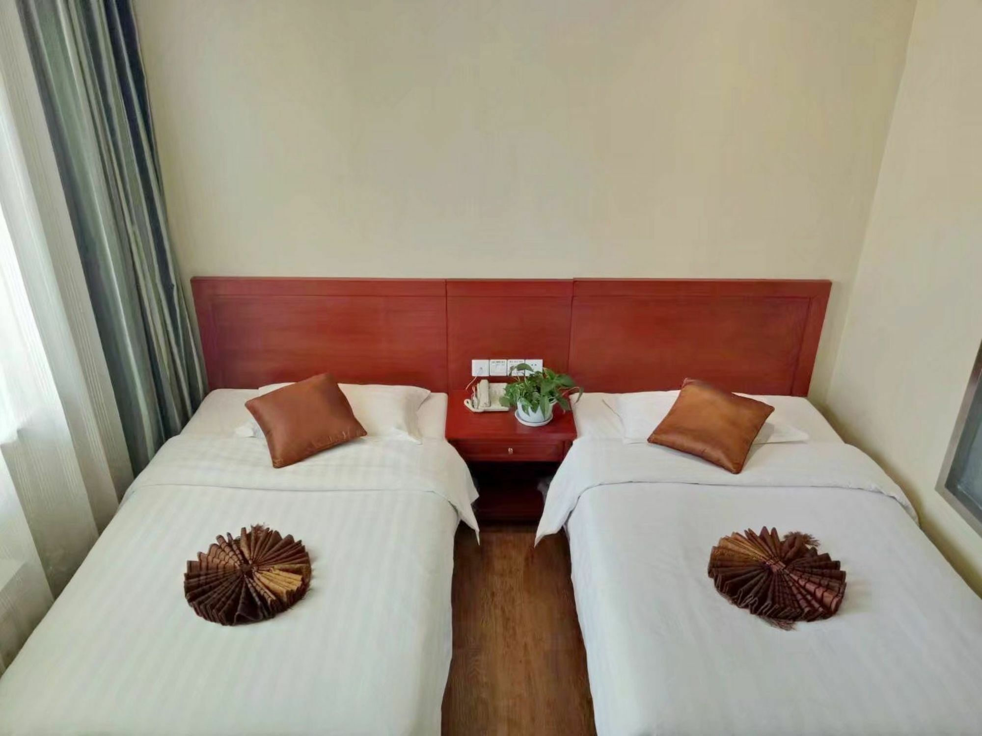 Super 8 Dunhuang Fengqingcheng Hotel Exterior photo