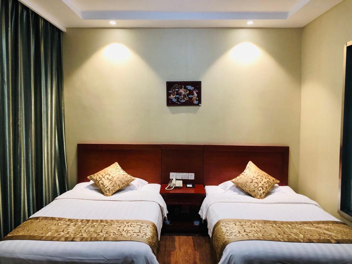 Super 8 Dunhuang Fengqingcheng Hotel Exterior photo
